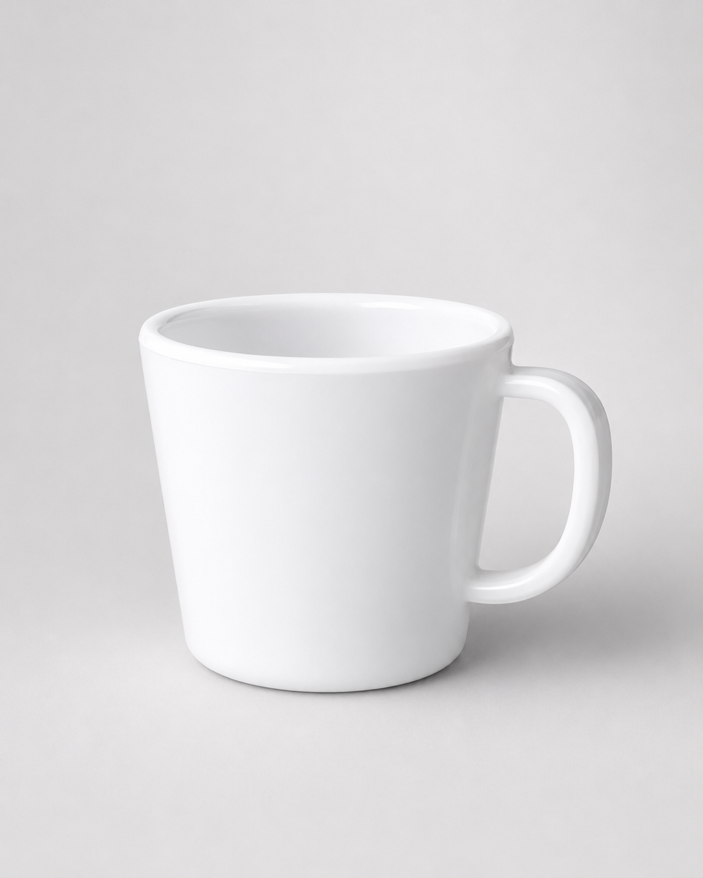 bernu-plastmasas-sublimacijas-kruze-240ml-balta-studija