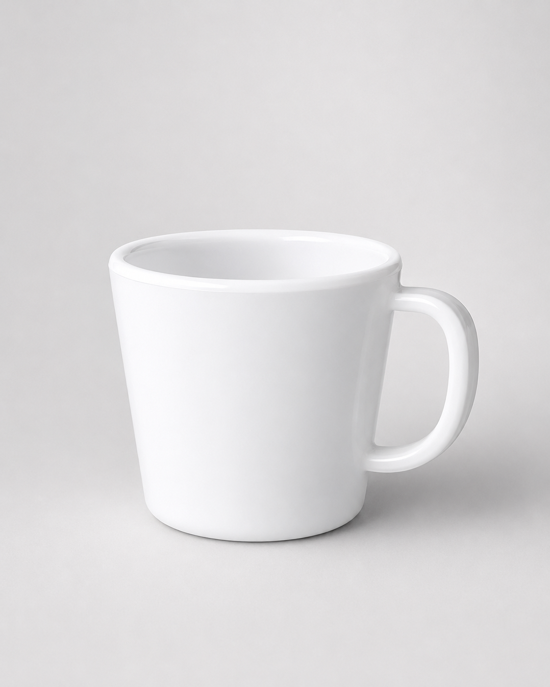 bernu-plastmasas-sublimacijas-kruze-240ml-balta-studija