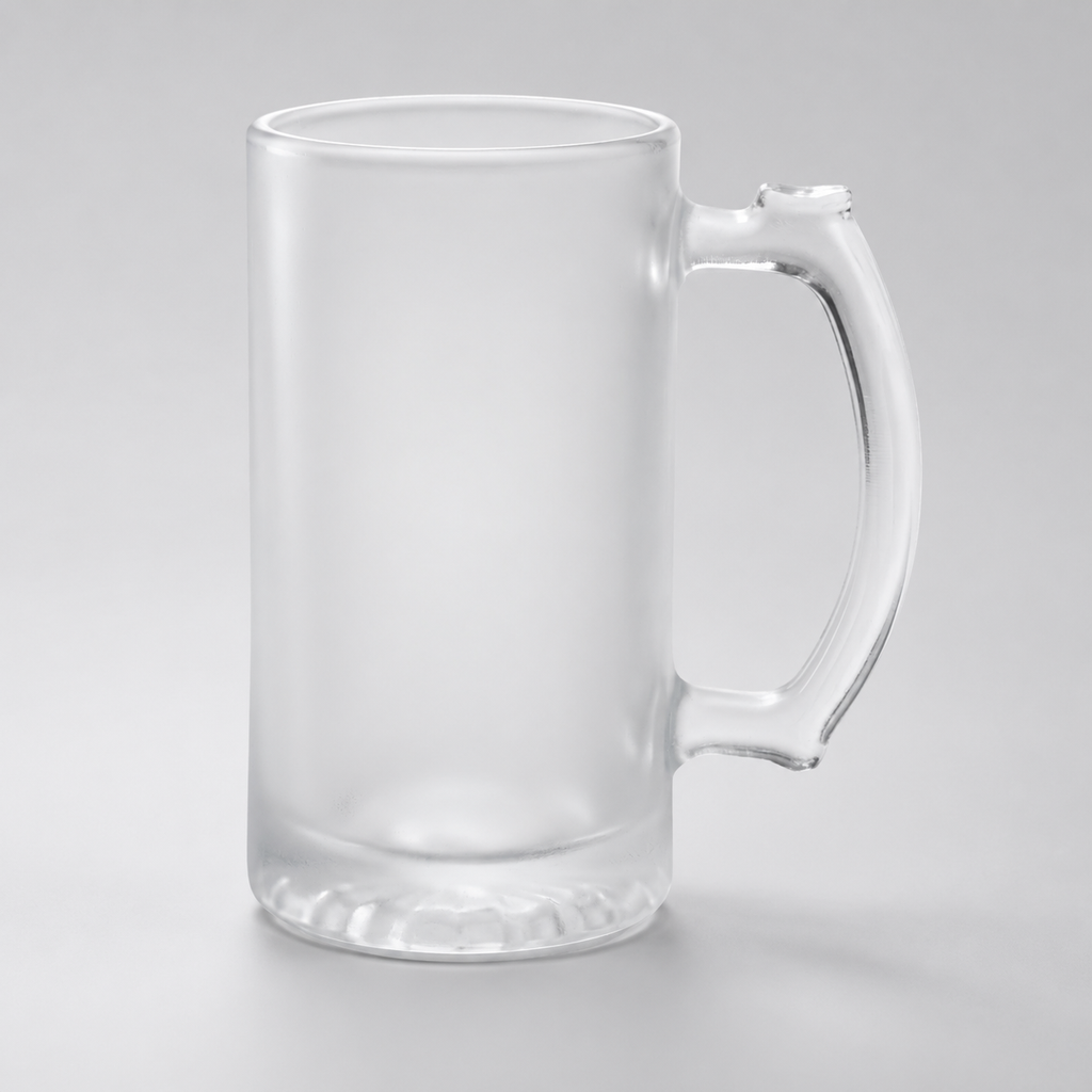 Neapdrukāta 470 ml matēta stikla alus glāze sublimācijai uz pelēka studijas fona