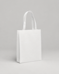 Balta reklāmas sublimācijas soma 26 × 32 cm uz gaiši pelēka studijas fona